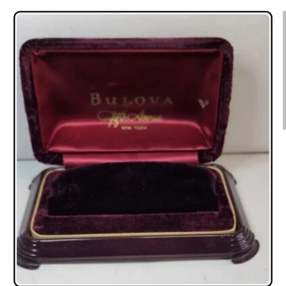 Vintage Art Deco BULOVA 5th AVENUE NY Burgundy Velvet Display Box Lot